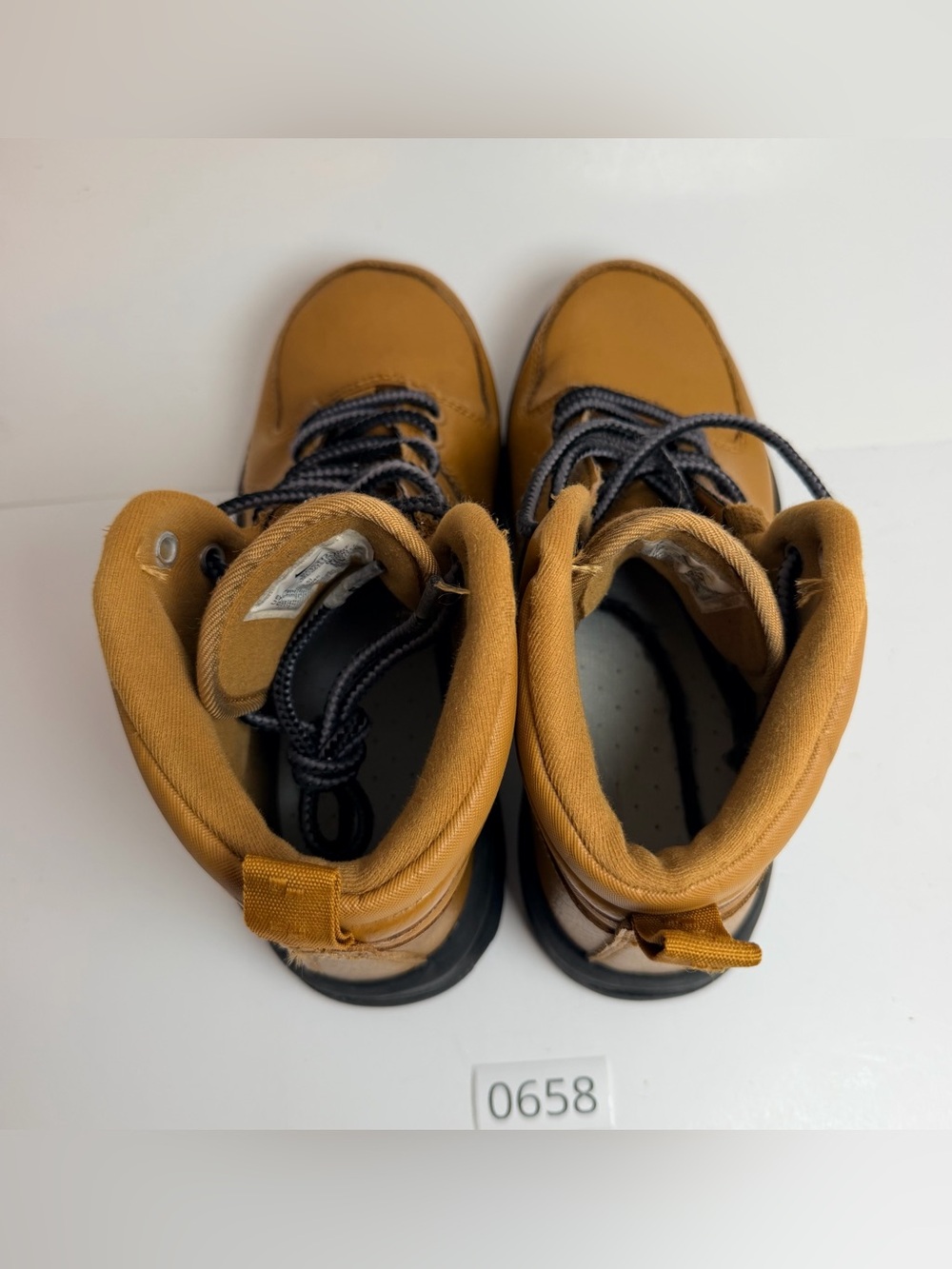 Nike Kids Wheat/Tan High-Top Hiking Boots - Picture 8 of 10